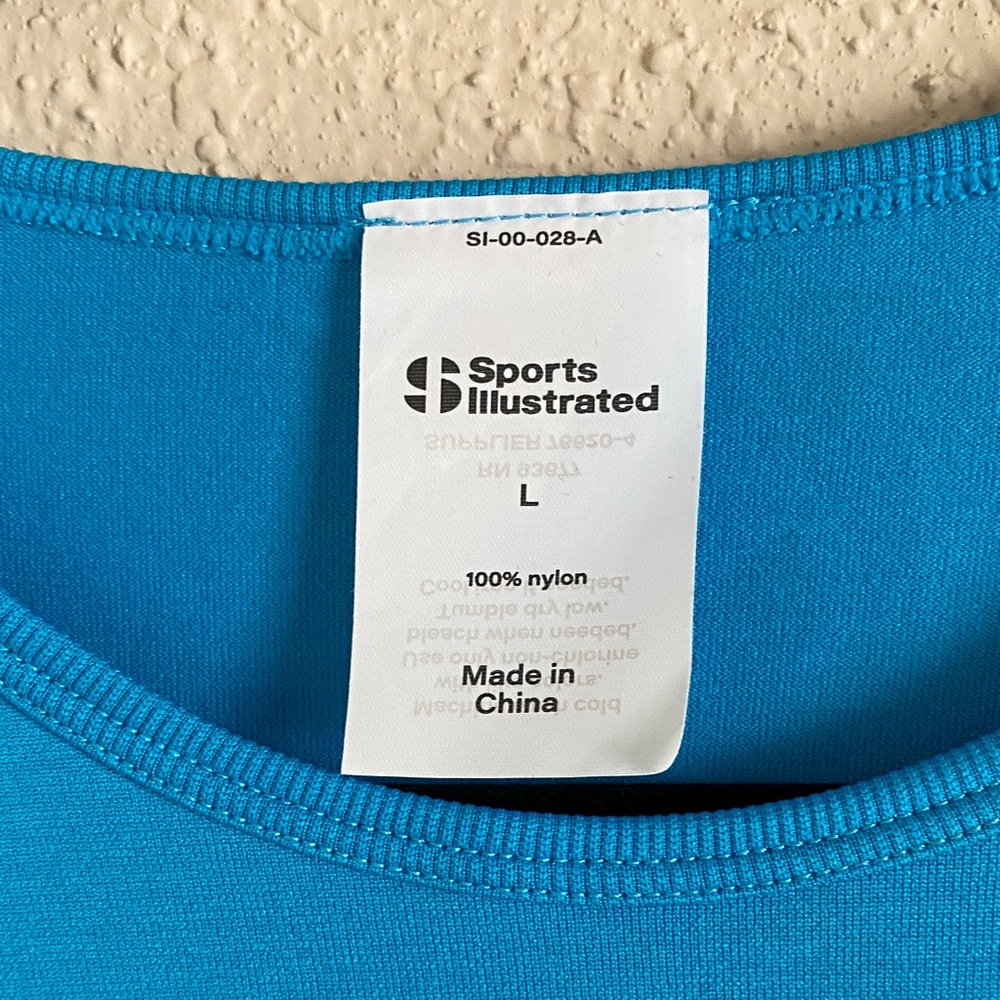 Sports Illustrated Swim Blue and Black Gradient Long Sleeve Tee - Picture 4 of 9